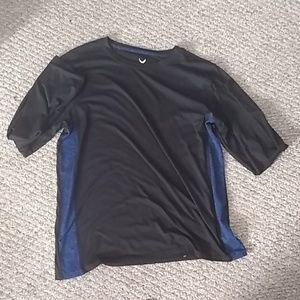 Long sleeved athletic shirt